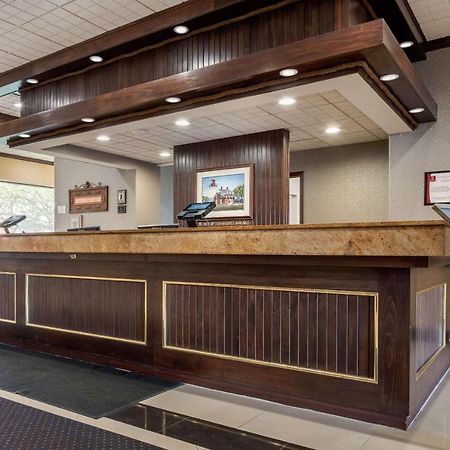 Clarion Hotel Conference Center On Lake Erie Dunkirk Bagian luar foto