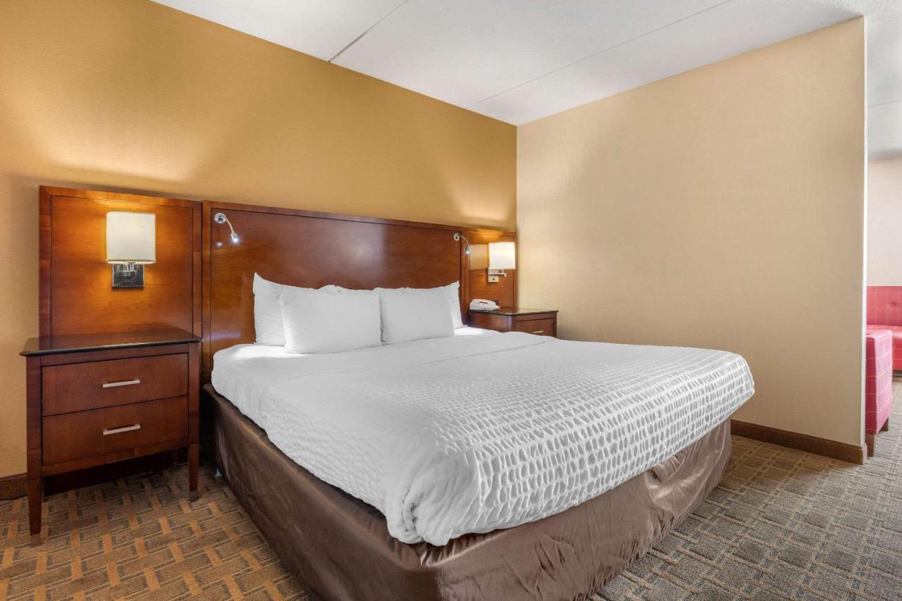 Clarion Hotel Conference Center On Lake Erie Dunkirk Bagian luar foto