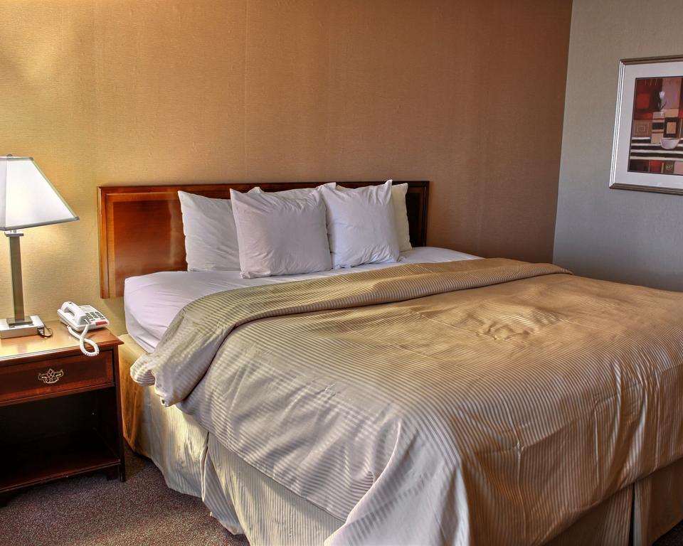 Clarion Hotel Conference Center On Lake Erie Dunkirk Bagian luar foto