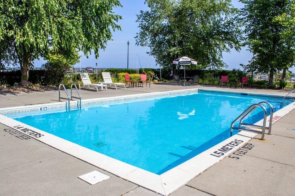 Clarion Hotel Conference Center On Lake Erie Dunkirk Bagian luar foto