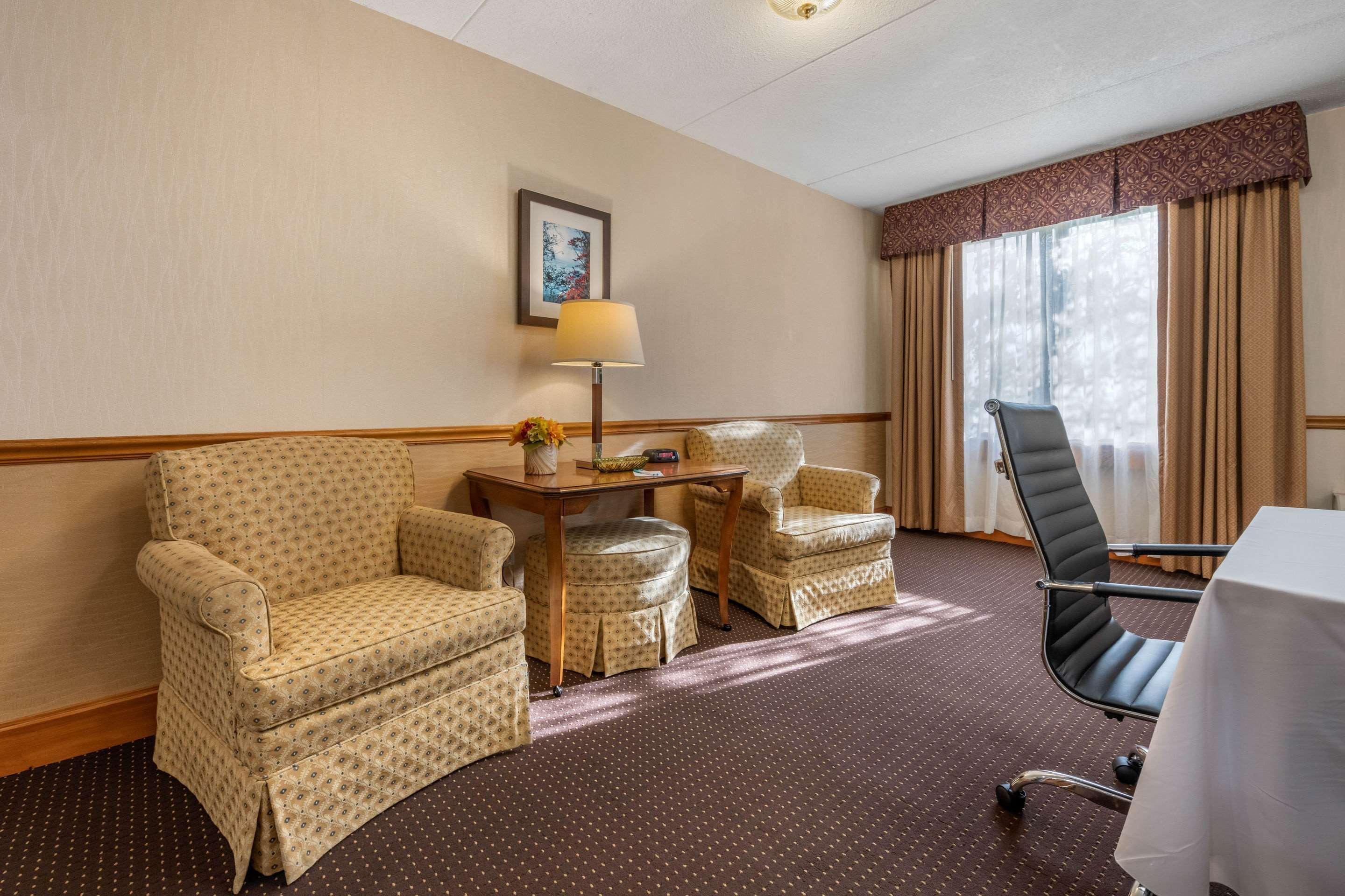 Clarion Hotel Conference Center On Lake Erie Dunkirk Bagian luar foto