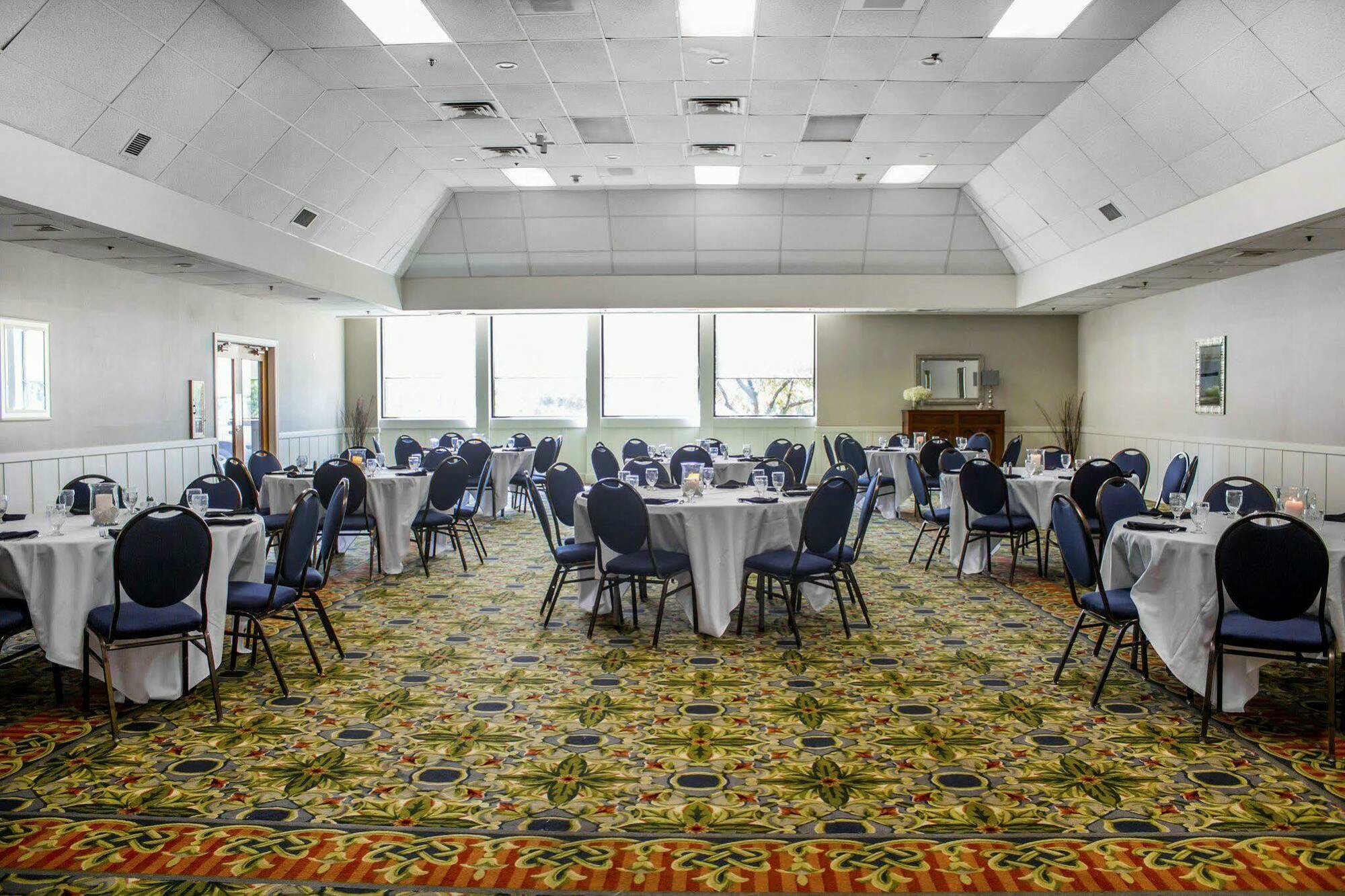 Clarion Hotel Conference Center On Lake Erie Dunkirk Bagian luar foto