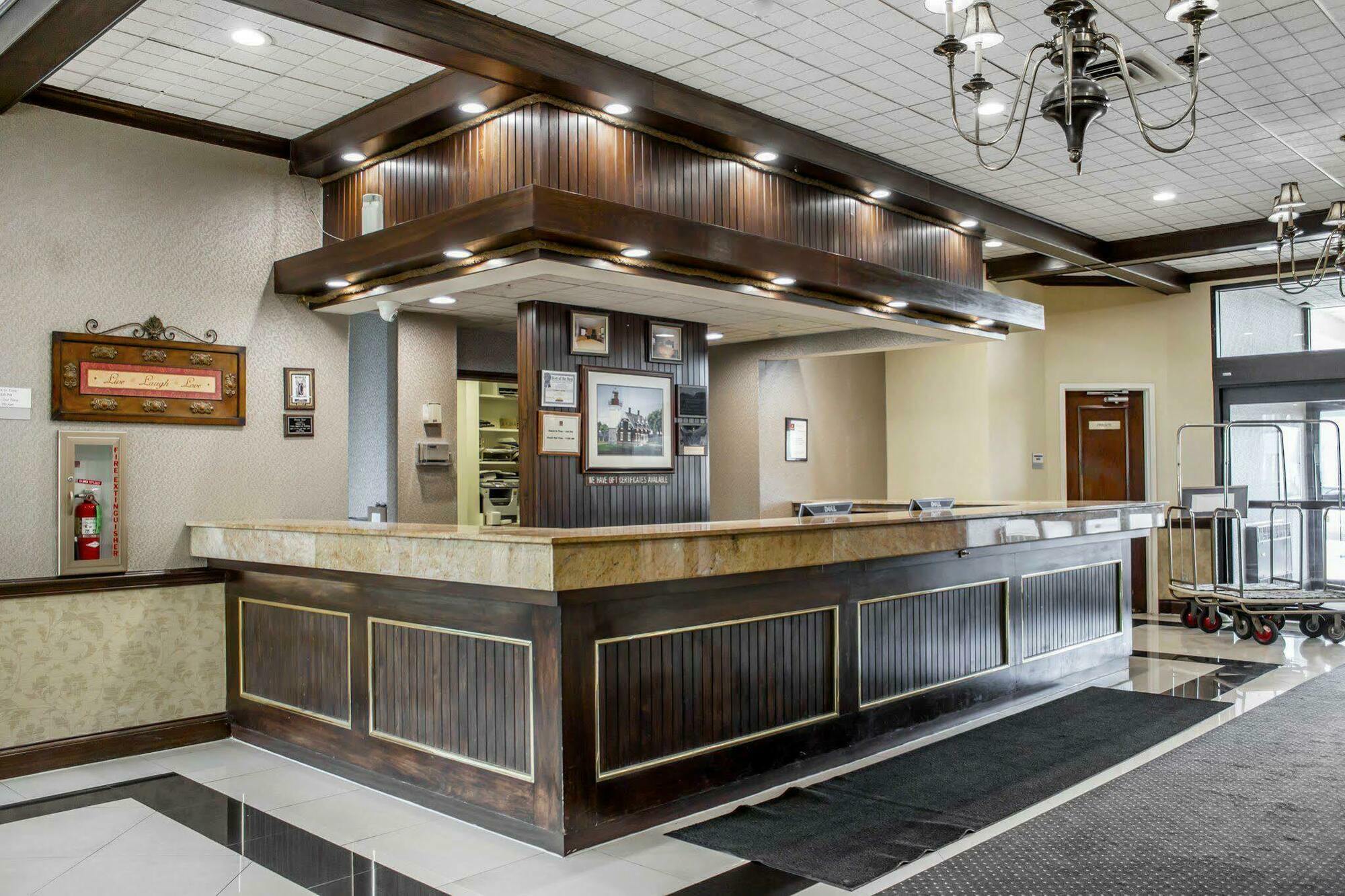 Clarion Hotel Conference Center On Lake Erie Dunkirk Bagian luar foto