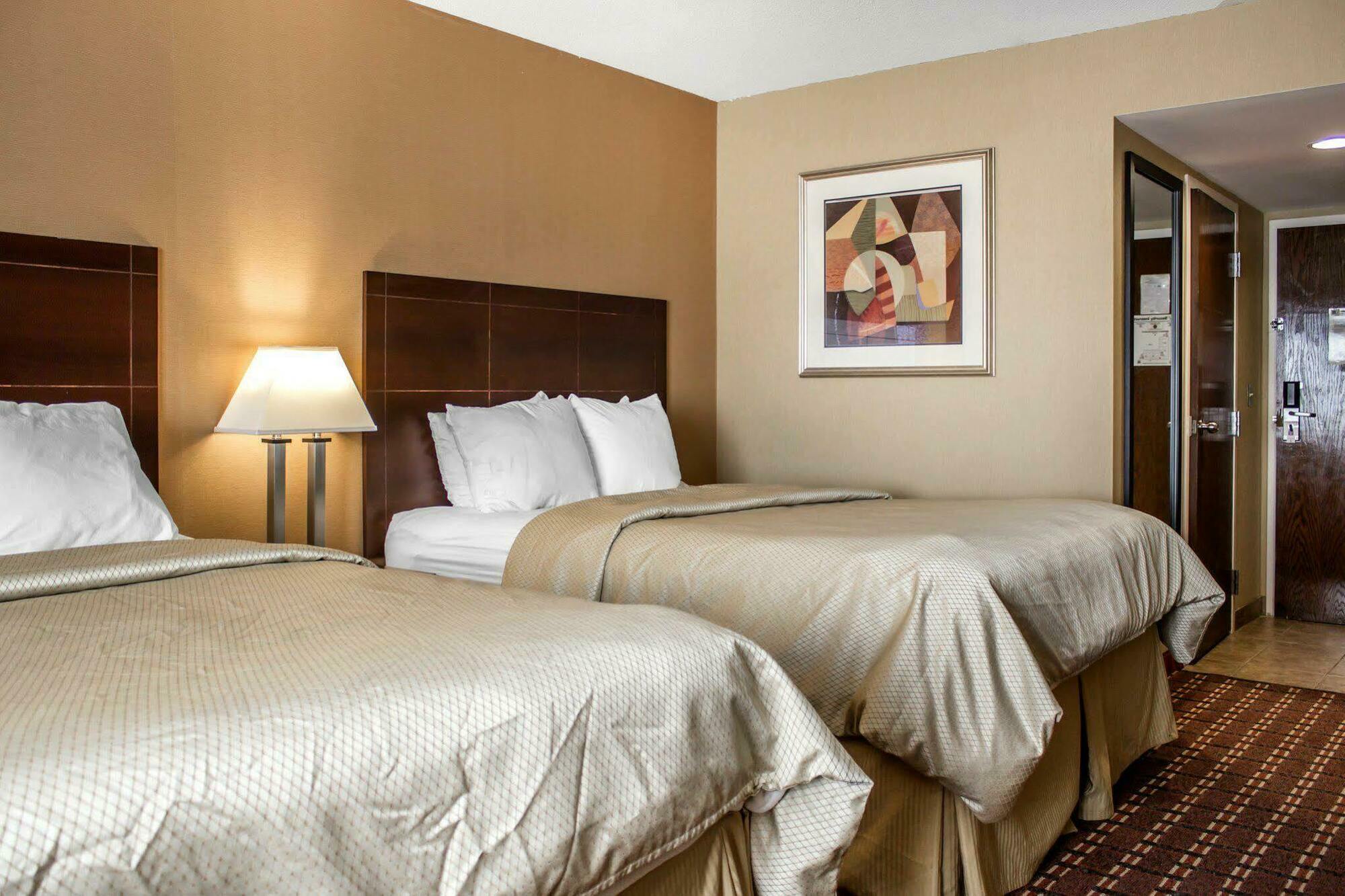 Clarion Hotel Conference Center On Lake Erie Dunkirk Bagian luar foto