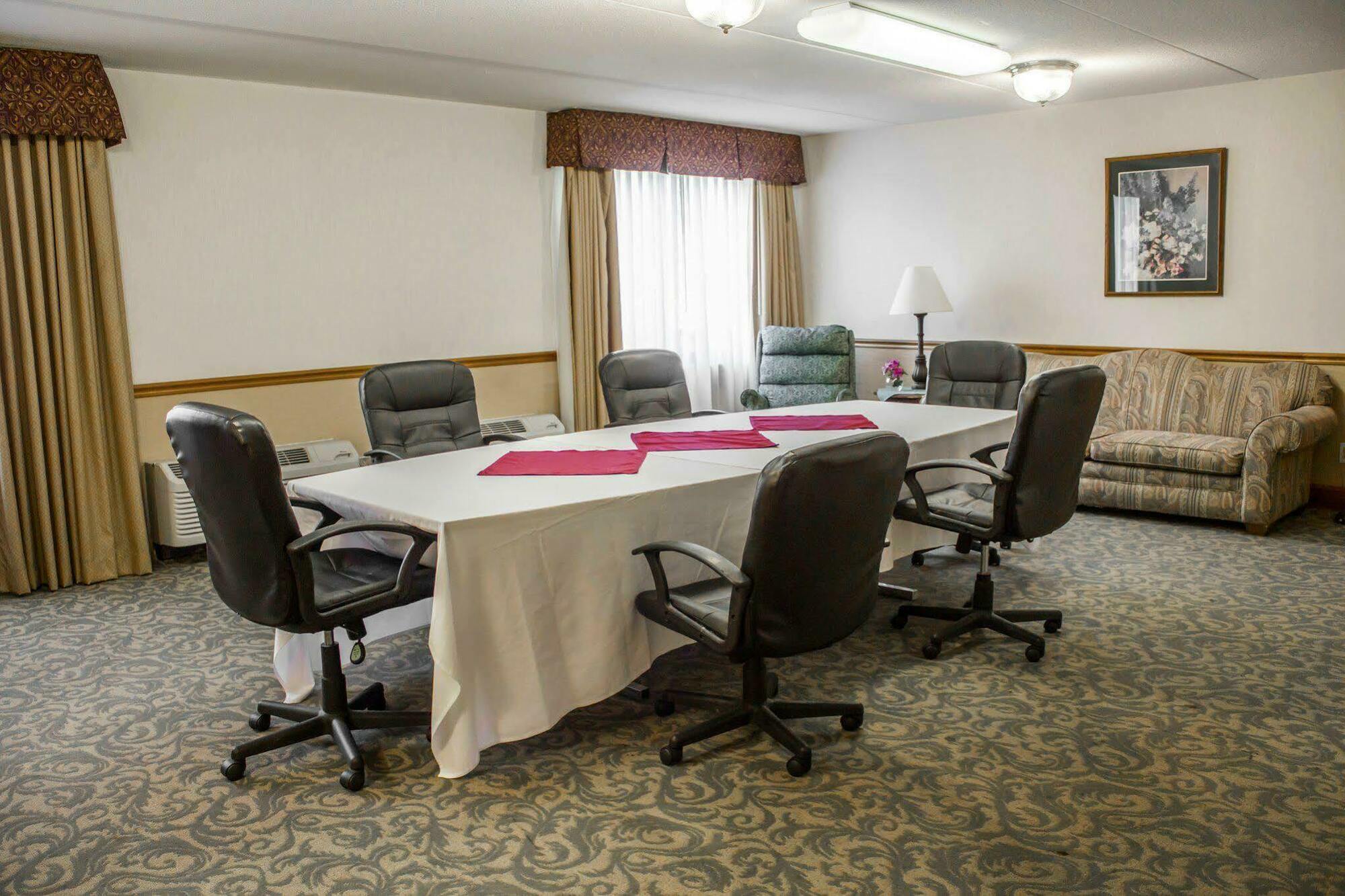 Clarion Hotel Conference Center On Lake Erie Dunkirk Bagian luar foto